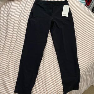 Lululemon size 6 On The Move Pant
